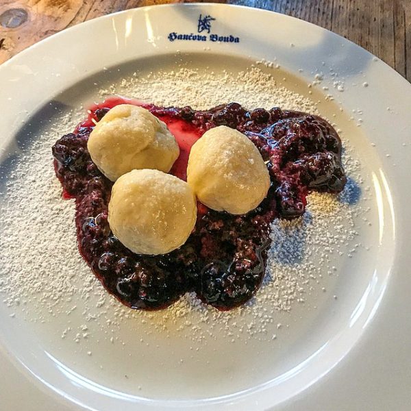 'ovocné knedlíky' (fruit dumplings)