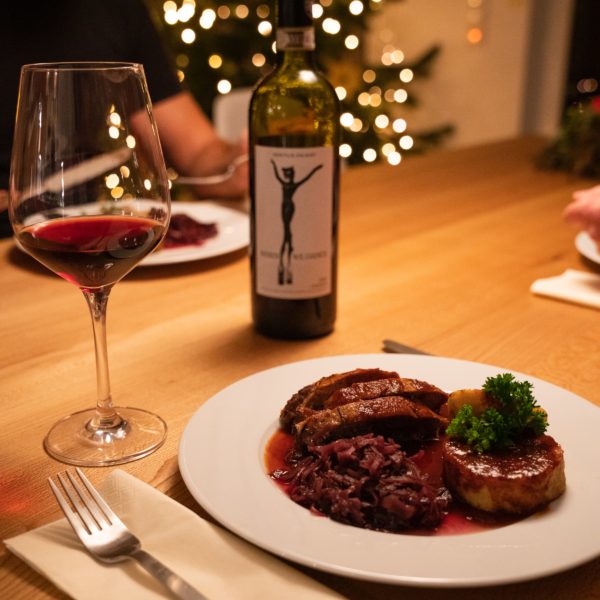 Food and Wine by David Emrich - Unsplash