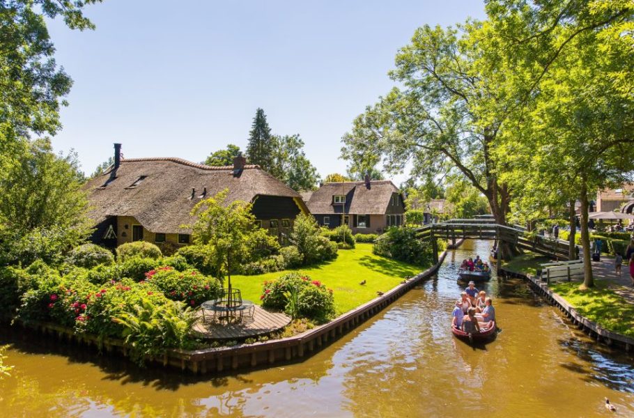 From Amsterdam: Giethoorn & Enclosing Dike Full-Day Tour