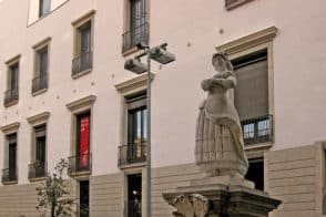 Plaza Vila de Madrid in Barcelona