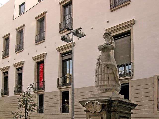 Plaza Vila de Madrid in Barcelona