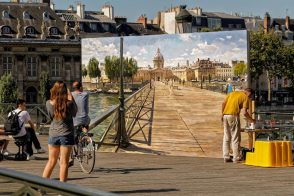 A painting on Paris bridge